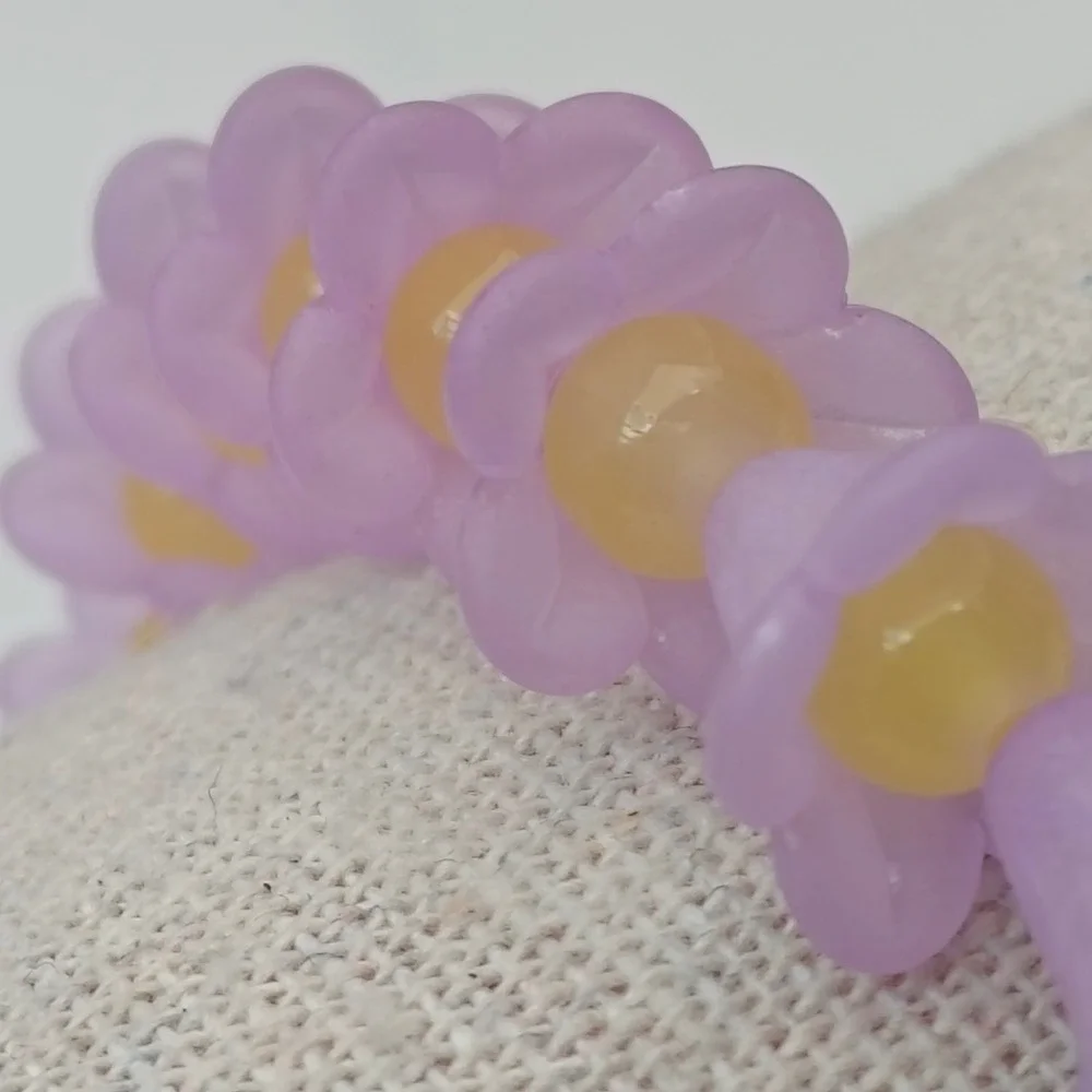 Lavender Purple Frosted Flower Acrylic Stretch Bracelet Yellow Glass Bead Floral
